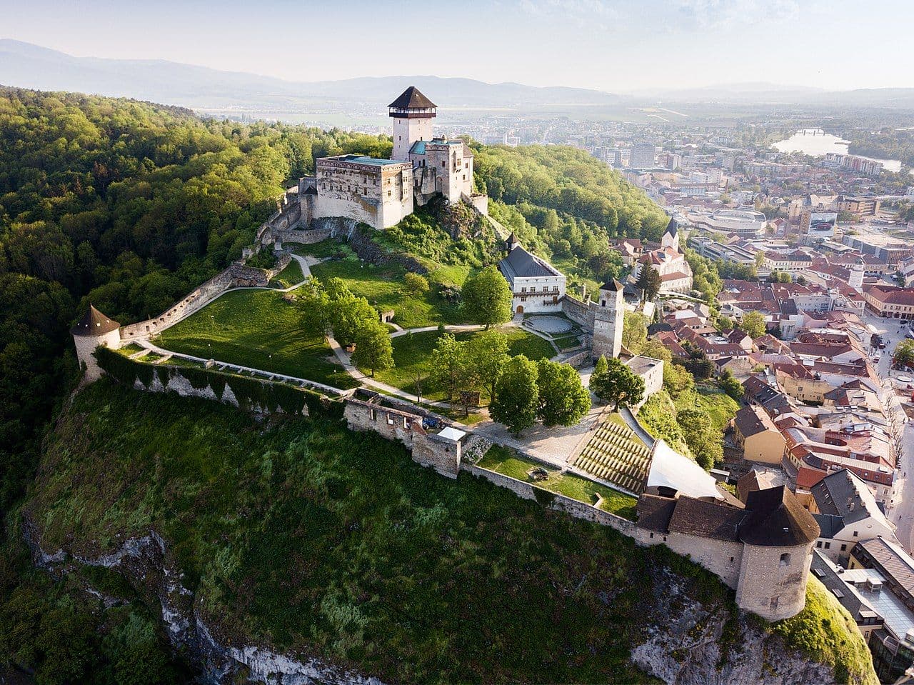 Teambuilding v Trenčíne – Najlepšie miesta a aktivity pre váš tím